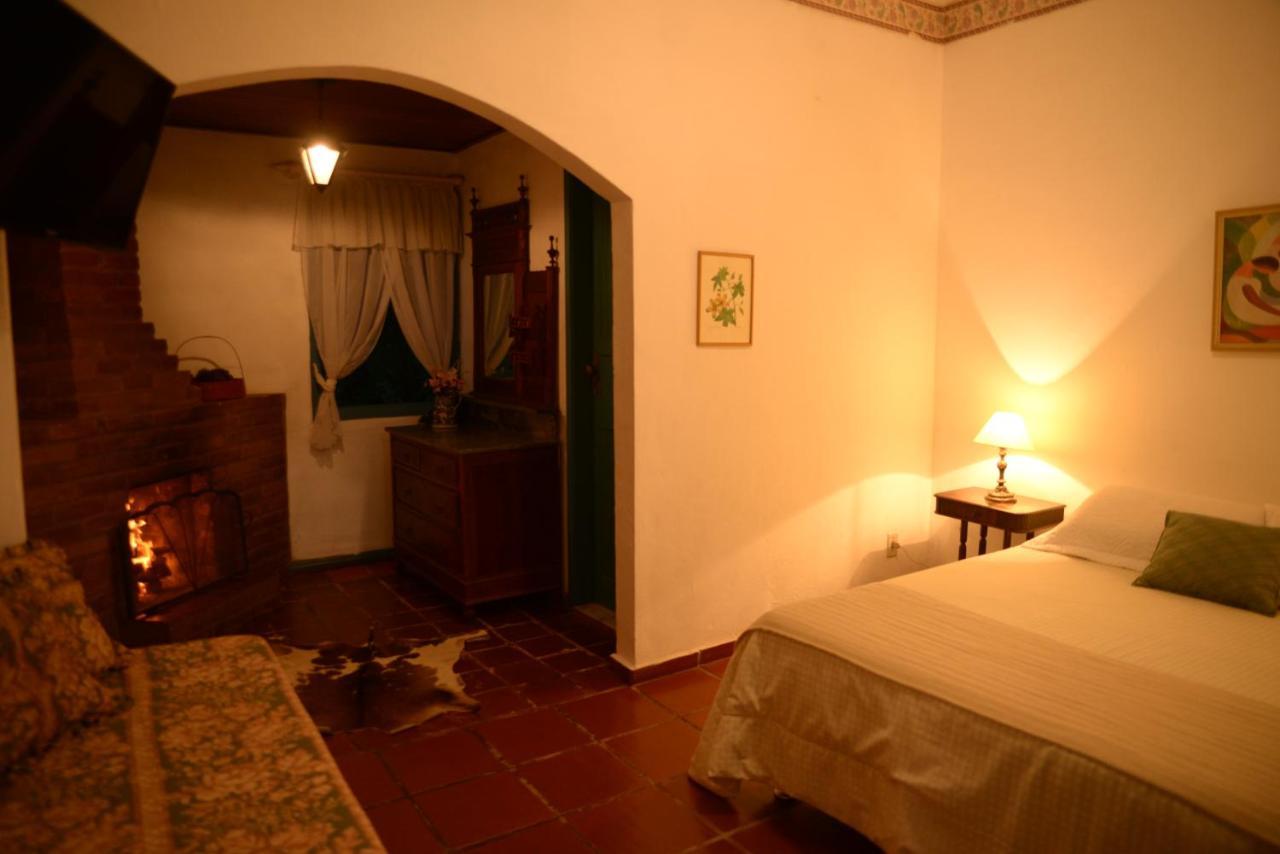 Hotel Pousada Esmeralda 伊塔蒂亚亚 外观 照片